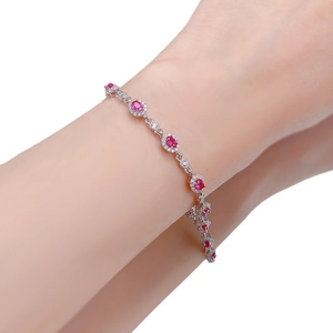 Bracelet en argent S925 avec rubis rouges ovales et diamants blancs étincelants