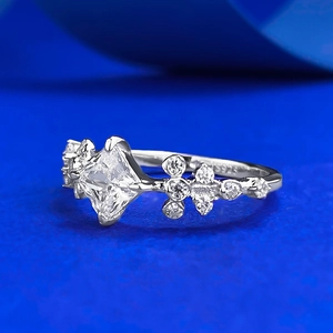 Sparkling S925 sterling silver ring with princess cut cubic zirconia and floral accents