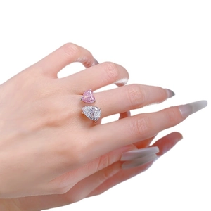 Elegant Toi et Moi open ring featuring pear-cut pink and white carbon diamond stones