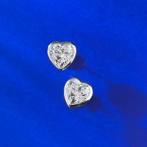 Classic 7x7mm heart-cut S925 sterling silver stud earrings with brilliant facets