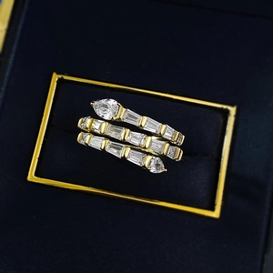 Bague serpent en argent S925 doré avec oxydes de zirconium baguettes et poires