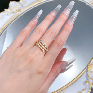Bague élégante en argent S925 doré à trois couches avec cristaux de taille baguette et poire