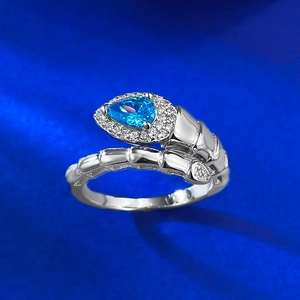 Bague serpent en argent S925 élégante avec pierre bleue poire et halo de cristaux