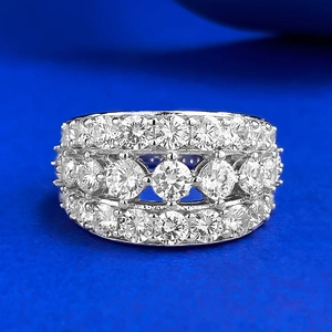 Bague Large Luxueuse en Argent Sterling 925 Pour Femme Ornée de Rangs de Zirconia Clairs Étincelants Bijoux de Doigt Élégants