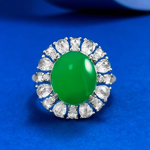 Vintage 925 Sterling Silver Green Chalcedony Ring For Women Luxury Rhinestone Oval Cabochon Cocktail Finger Ring Jewelry