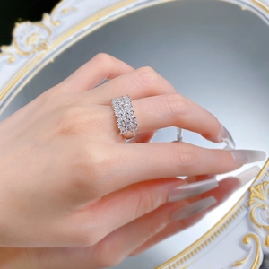 Detailed close-up of S925 silver ring featuring dual rows of square-cut zircon stones