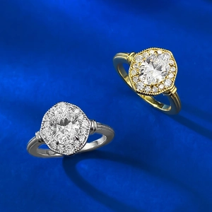 Elegante S925 Silberringe mit ovalem Solitär in Gold und Silber mit Pavé-Einfassung