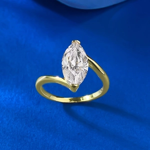 Marquise-cut cubic zirconia ring with S925 sterling silver gold-plated crossover band