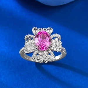 Bague luxueuse en argent S925 avec diamant rose ovale dans une monture florale