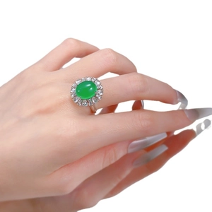 Elegant 925 silver ring featuring a green chalcedony oval stone and diamond halo