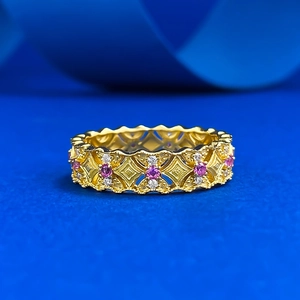 Vintage S925 silver lace ring with gold finish and pink gemstone in rhombic pattern