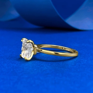 Detailed side view of S925 silver gold-plated ring with 6x8mm rectangular ice cut stone