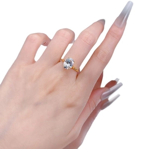 Classic 925 silver ring with 8x10mm oval-cut solitaire stone on a slender gold band