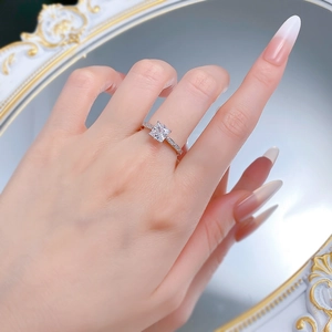 Elegant 925 sterling silver ring with princess cut 6mm square cubic zirconia on hand