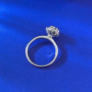 S925 sterling silver classic halo engagement ring with round brilliant cut center stone
