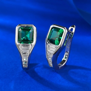 Boucles d'oreilles S925 argent zircons verts taille émeraude et diamants baguettes