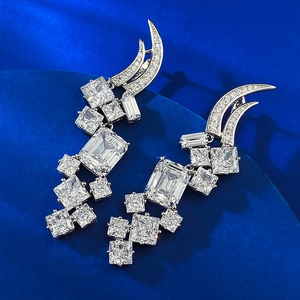 Boucles d'oreilles pendantes en argent 925 avec diamants étincelants taille émeraude