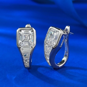 Boucles d'oreilles huggie en argent S925 avec zircons transparents taille émeraude