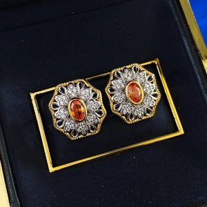 Boho-Ohrstecker mit ovalem orangefarbenem Stein in 925er Silber und Bicolor-Design