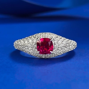 Bague en Argent Sterling 925 Rouge Sang de Pigeon Taille Coussin pour Femme Luxueuse Bague Pavée de Strass Bijoux Géométriques