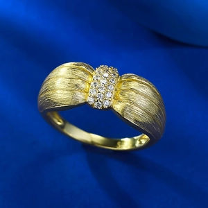 Bague nœud en argent sterling S925 plaqué or avec finition brossée et zircons