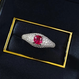 Bague luxueuse en argent S925 ornée de rubis rouge sang de pigeon et pavé de zircons