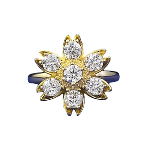 Elegant S925 silver daisy ring with gold petals and sparkling zircon center stones