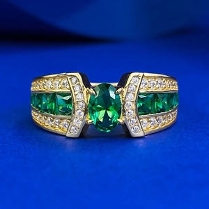 925 Sterling Silver Gold Plated Oval Simulated Emerald Ring For Women Elegant Rhinestone Cluster Vintage Finger Ring Jewelry