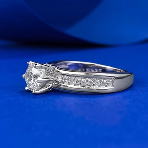 Elegant S925 sterling silver ring with 6mm round solitaire diamond and pavé side stones