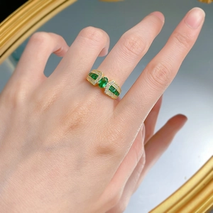 S925 silver gold-plated ring with oval emerald gemstone and vintage crystal accents