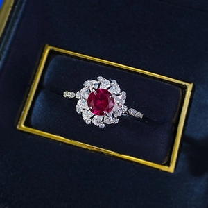 Bague en argent S925 avec pierre rouge sang de pigeon 6mm sertie en forme de fleur