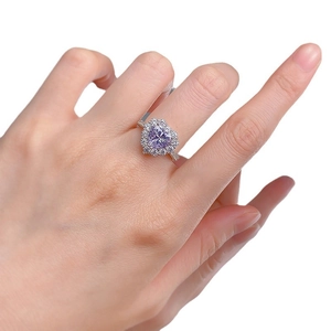 Sparkling S925 silver ring featuring a lavender heart-cut gem with pavé diamonds