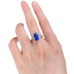 Bague élégante en argent S925 avec une grande pierre ovale bleu royal et pavé de zircon