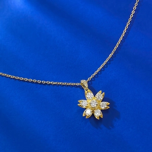 Golden S925 silver daisy pendant necklace featuring sparkling clear zircon flower petals