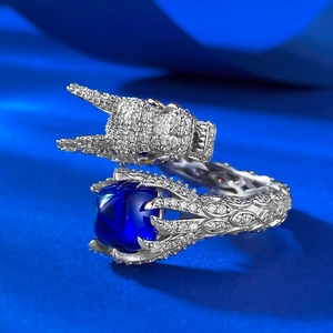 Anello dragone cinese in argento con zaffiro blu 8x8mm e zirconi scintillanti