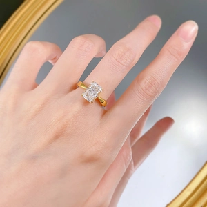 Eleganter 925er Silberring mit großem Rechteck-Diamanten im Eiskristall-Schliff für Damen