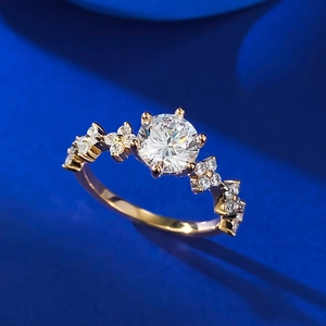Bague élégante en argent S925 plaqué or avec zircon de 1 carat champagne et serti six griffes