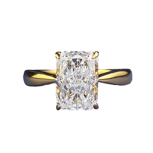 Klassischer 925er Silberring mit rechteckigem Eiskristallschliff-Stein und Goldband
