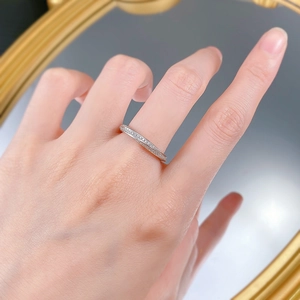 Elegant S925 sterling silver diamond-set twisted ring for a minimalist luxury look