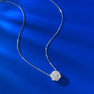 Sparkling S925 sterling silver moissanite flower necklace pendant with elegant link chain
