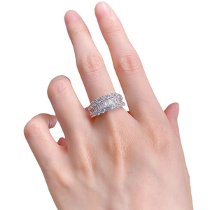 Bague large en argent S925 sertie de trois rangées de diamants baguettes et ronds