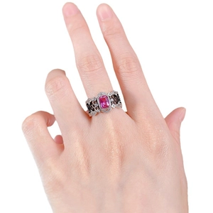Bague luxueuse en argent S925 avec saphir rose rectangulaire et design en dentelle vintage