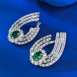 Boucles d'oreilles de luxe en argent S925 avec gemme verte et oxydes de zirconium blancs