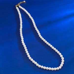 Collier minimaliste en argent S925 avec perles nacrées de 5mm et fermoir doré ajustable