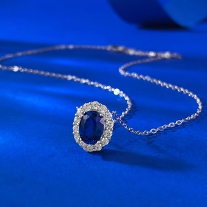 Collier élégant en argent 925 avec pendentif saphir bleu ovale et halo de cristaux