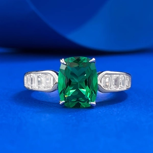 Luxury 925 Sterling Silver Emerald Cut Green Stone Ring For Women Vintage Geometric Rhinestone Accented Jewelry Finger Ring