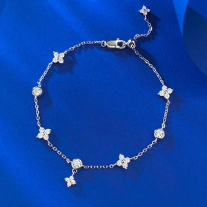 Bracelet Fleur à Quatre Pétales en Argent Sterling 925 pour Femmes Pavé de Strass Pompon Bracelet Réglable Élégant Mariage Fête Bijoux Cadeau