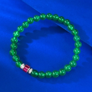 S925 silver beaded bracelet with green agate stones and red gemstone centerpiece inlay