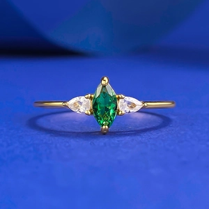 Vintage 925 Sterling Silver Marquise Cut Green Rhinestone Halo Ring For Women Gold Plated Simple Elegant Emerald Style Jewelry
