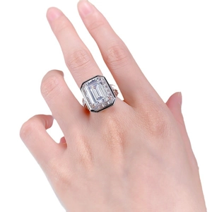 Luxurious S925 silver ring with large emerald cut carbon diamond on female hand